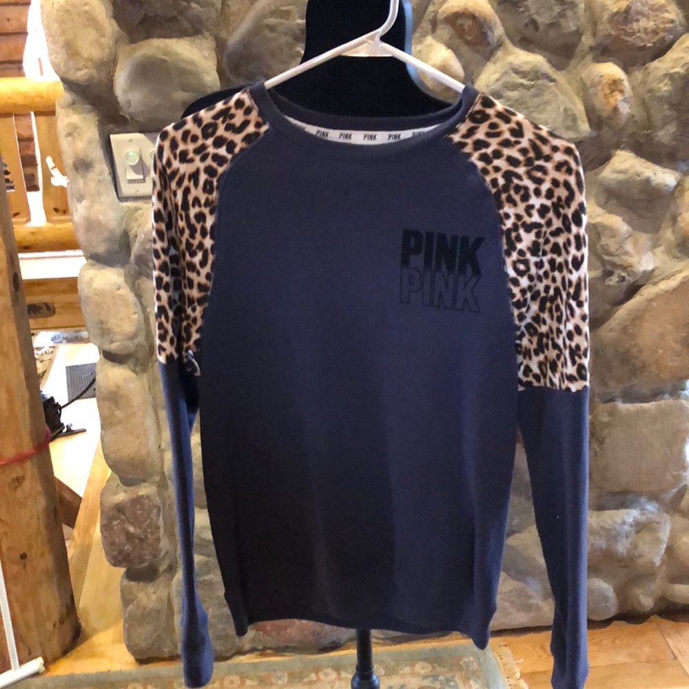 VS Pink sweatshirt